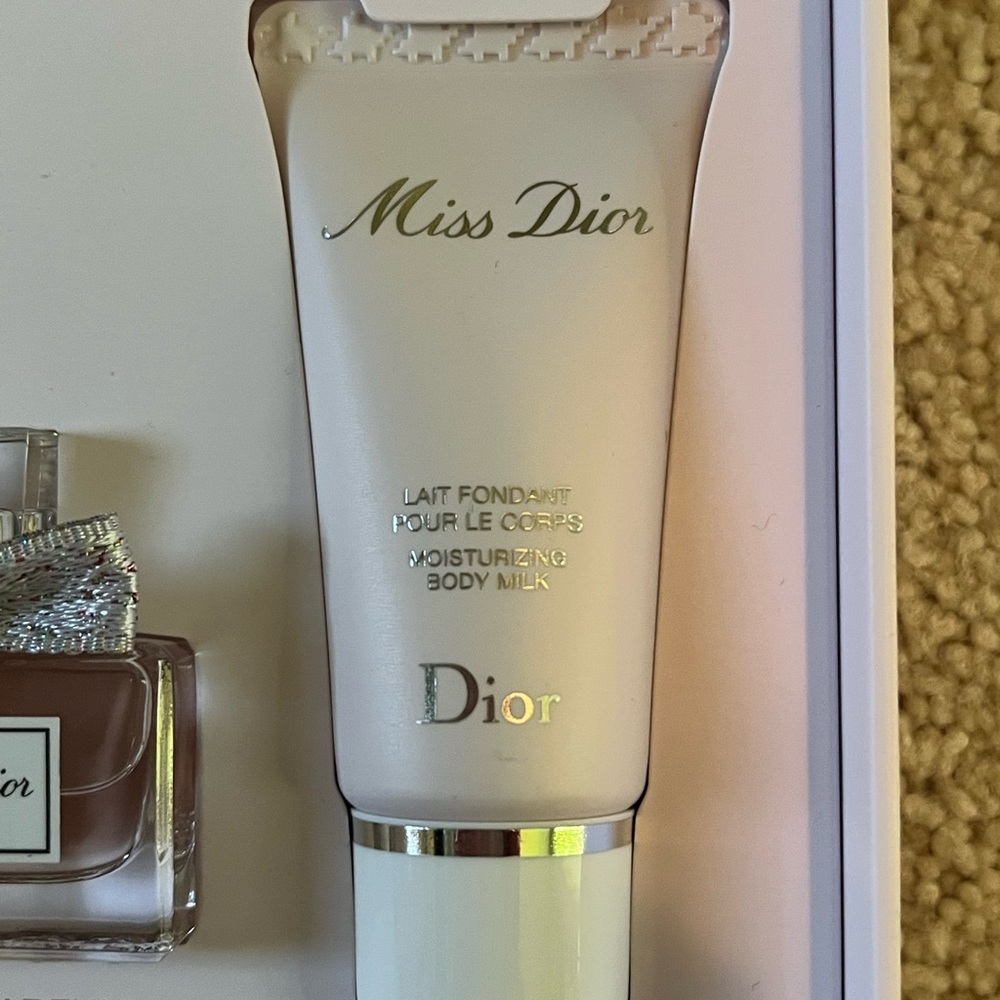 Dior Miss Dior Moisturizing Body Milk